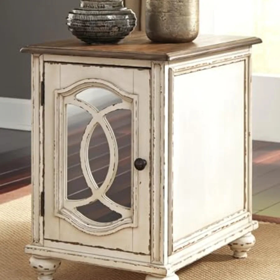 Realyn Chairside End Table view 2