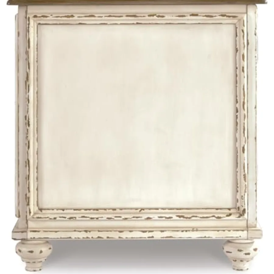 Realyn Chairside End Table view 5